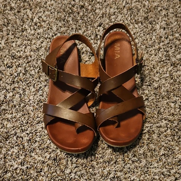 MIA Brown Leather Sandals - Picture 1 of 3